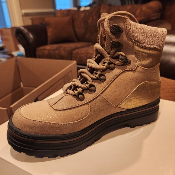 Blowfish Glamping Boots - Picture 1 of 2